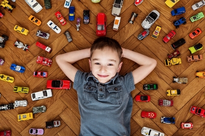 Zestawy Hot Wheels – idealny prezent świąteczny dla małych miłośników samochodów!